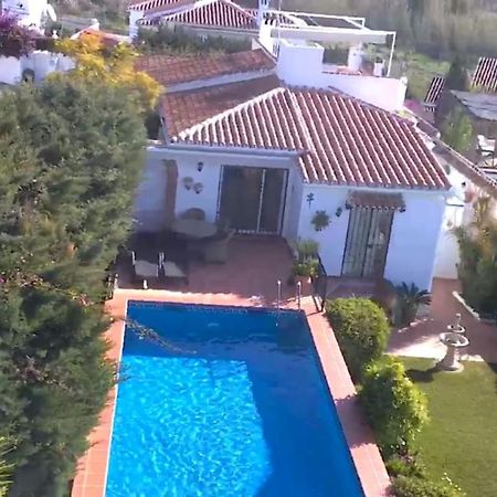 Bonita Villa En Nerja Casa Palomas Exterior photo