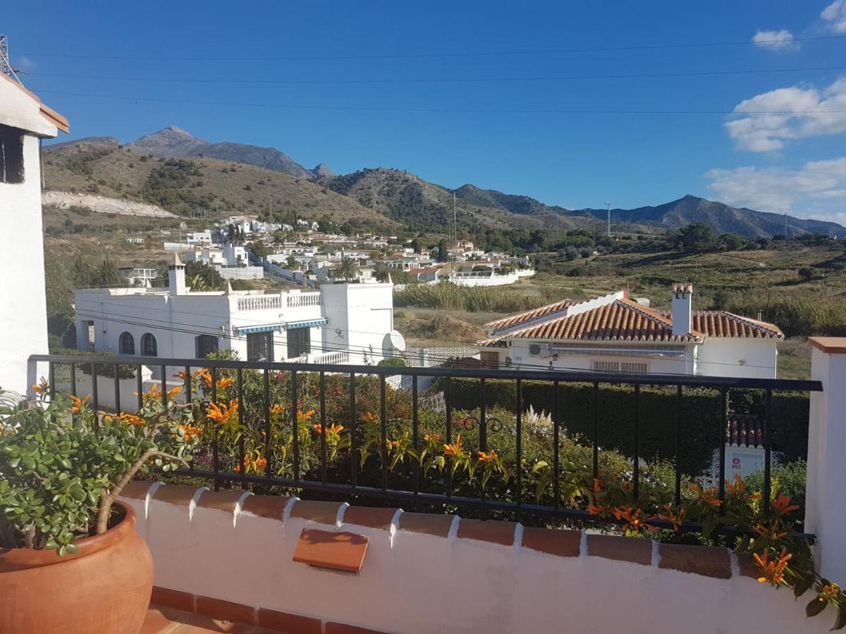 Bonita Villa En Nerja Casa Palomas Exterior photo